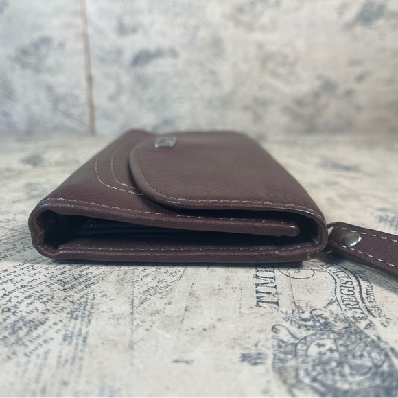 Fossil Brown Leather Trifold Wallet with Check Book - Picture 4 of 12